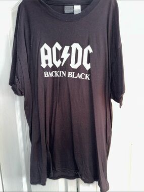 Vintage 2005  “AC/DC Back in Black” t-shirt (2XL)